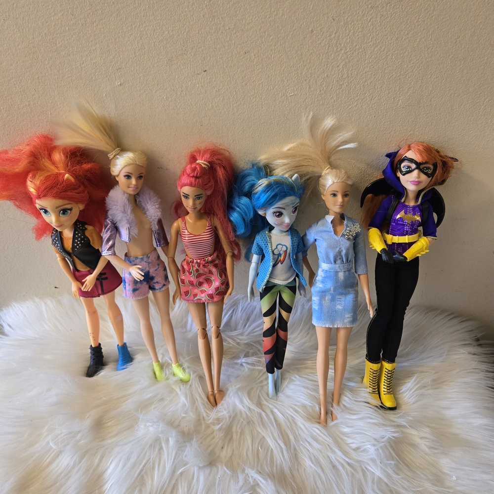 Lot of 6 Dolls Colorful Fashion Dolls Set